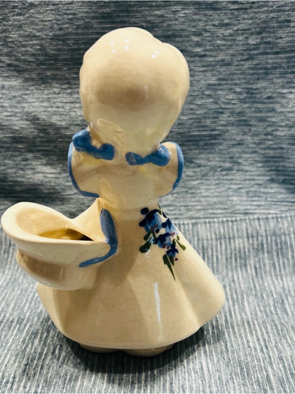 Delee Vintage Ceramic Pottery Girl Figurine Planter in Cream and Blue - Picture 3 of 6